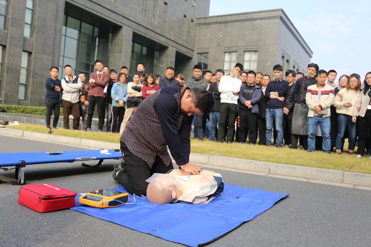 http://zhst.joinstar.cn/upload/伤员急救2.jpg